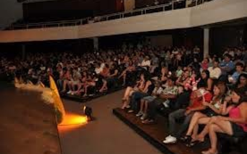 Estreias lotaram o Cine Teatro