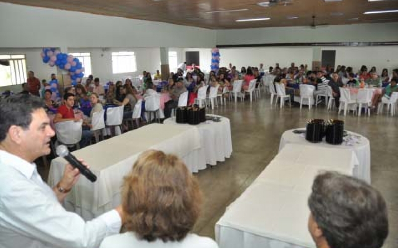 Dia do Servidor é comemorado com almoço Costela Fogo de Chão