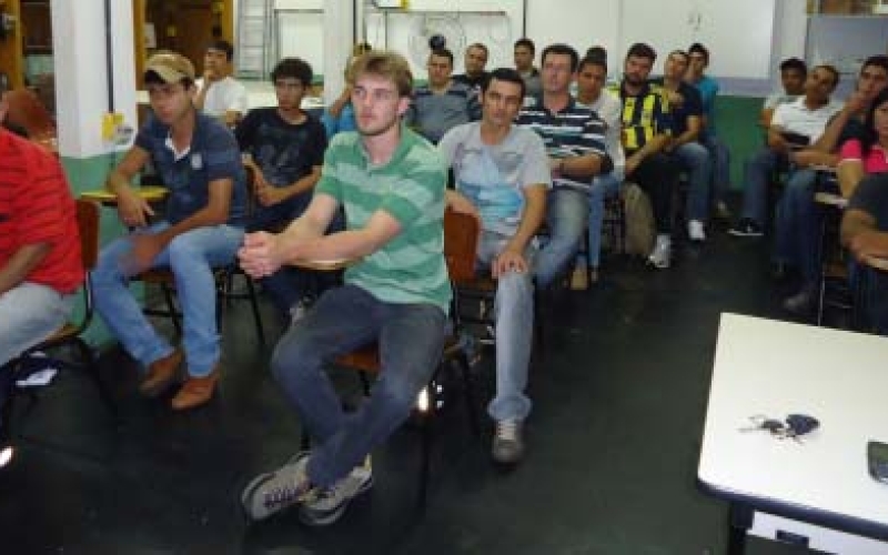 Administração inicia mais uma turma de Auxiliar de Eletricidade Predial pelo SENAI