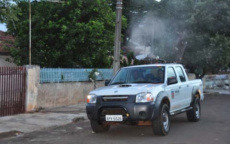 Fumacê pesado é aplicado em Ibiporã