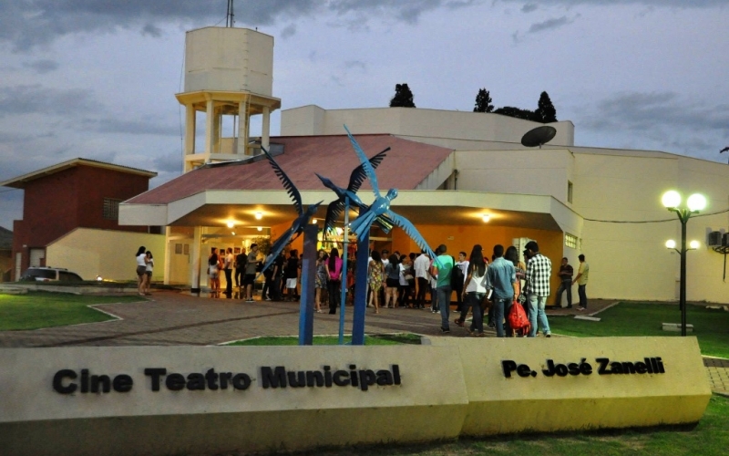 Cine Teatro de Ibiporã em festa no dia 11 de agosto