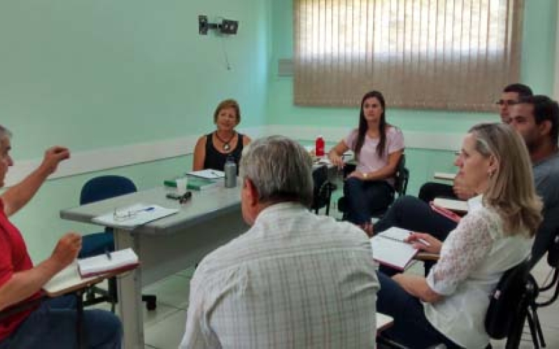 Parceria da Administração com o SENAI de Arapongas e Empresa  Beneficia Trabalhadores