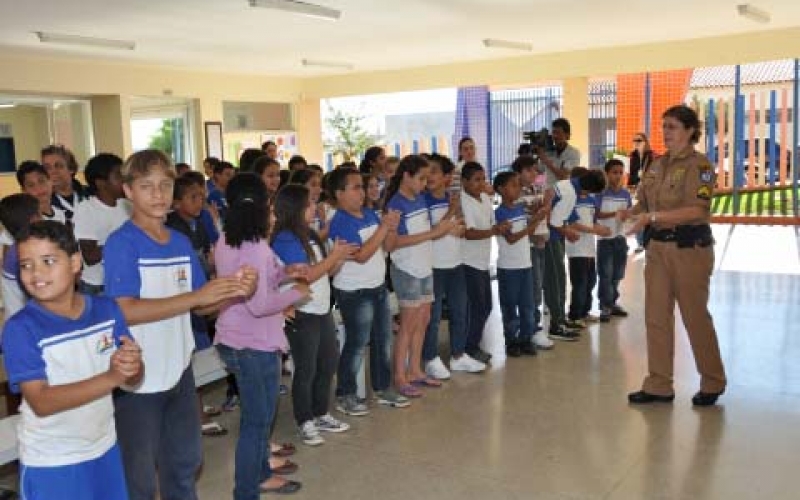 Alunos da Escola Prof(a) Alice Roma encerram aulas do Proerd