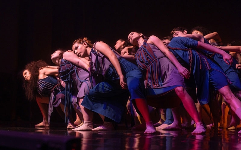 Grupo de dança de Curitiba apresenta espetáculo com entrada gratuita neste sábado 