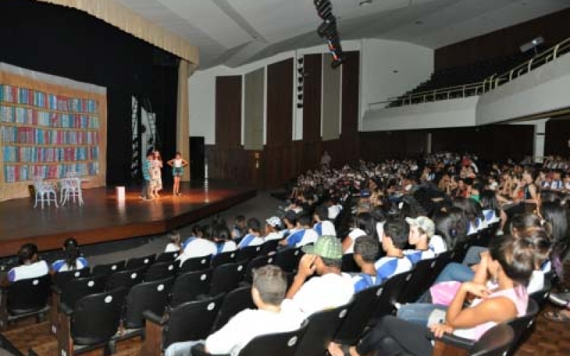 Festibi 2012: Cortinas abertas para os talentos de Ibiporã