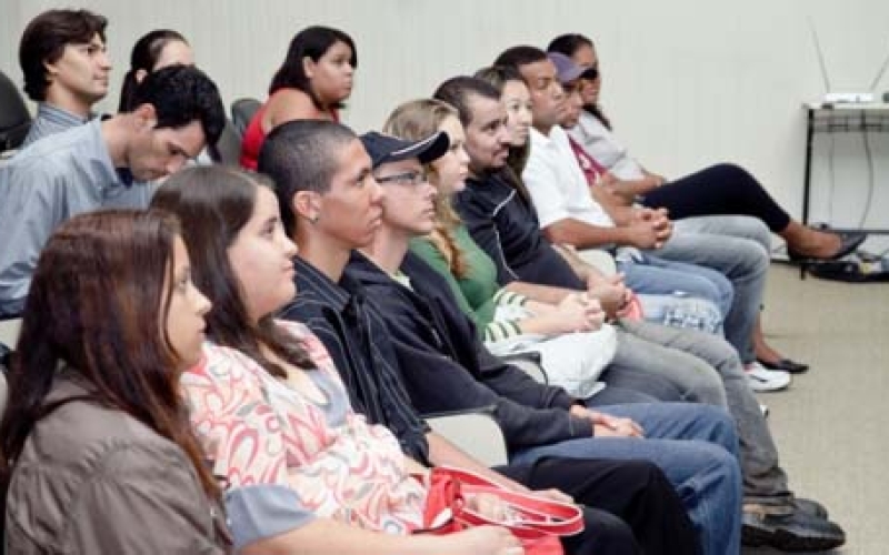 Jovens premiados com bolsa do SENAI