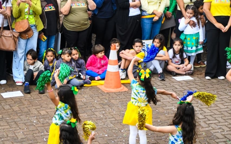 Encerramento da Semana Cívica reúne centenas de moradores na Praça Pio XII, no domingo