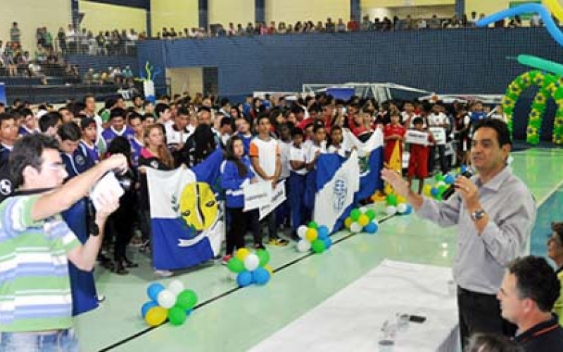 Prefeito José Maria realiza abertura oficial dos Jogos Escolares do Paraná