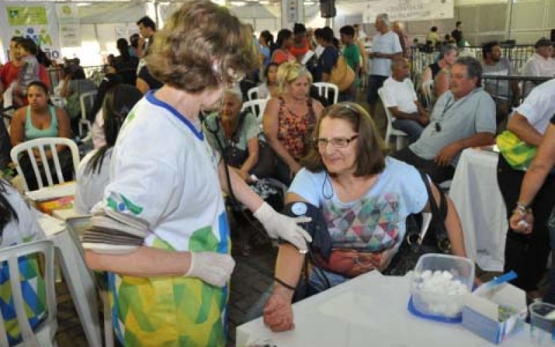 Campanha de prevenção à hipertensão e diabetes neste domingo (26)