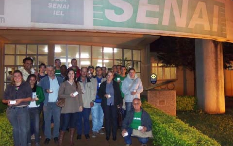 Estudantes do Curso de Marcenaria fazem visita técnica ao Senai de Arapongas