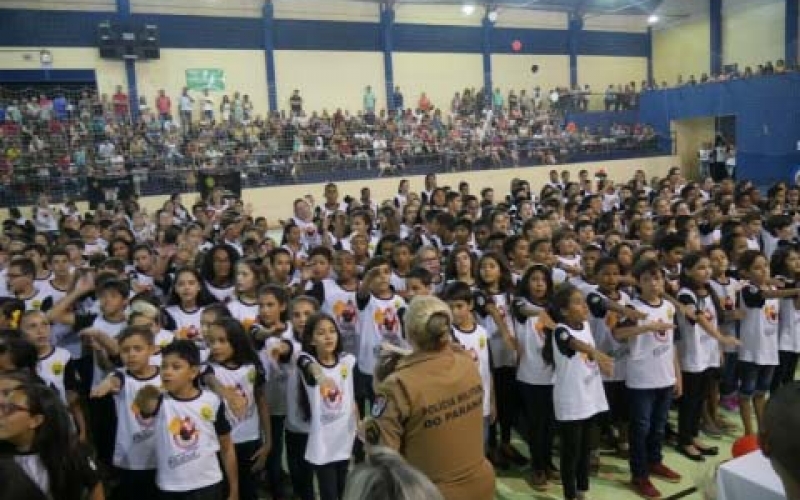 Mais de 600 alunos participam da formatura do Proerd