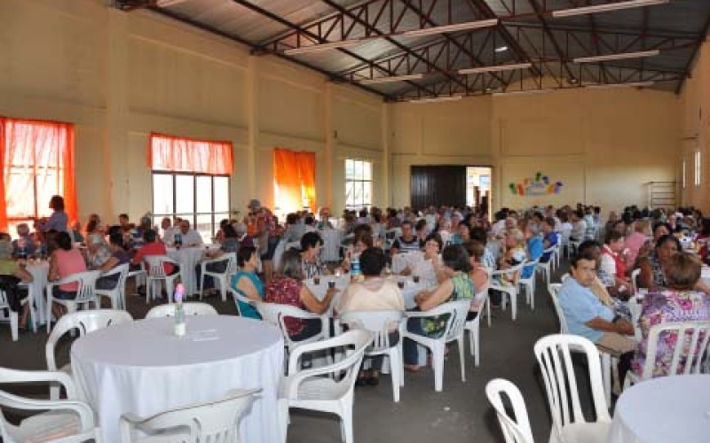 Centro de Convivência do Idoso festeja a Páscoa