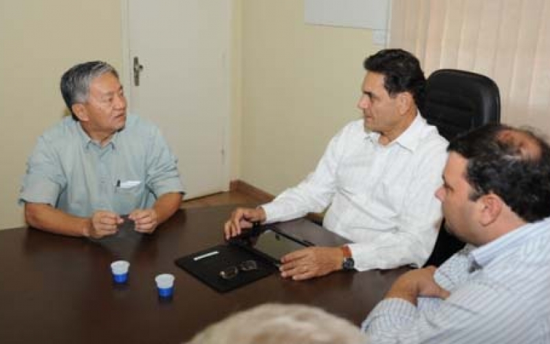 Deputado Teruo Kato em visita a Ibiporã