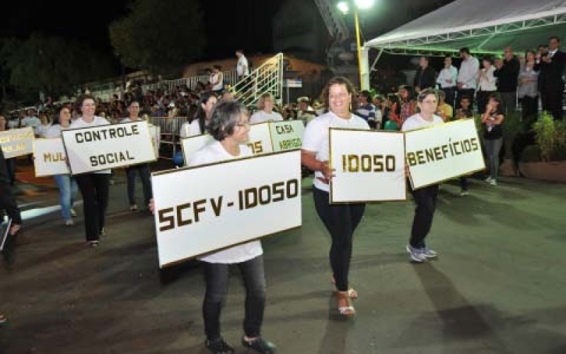 Ibiporã comemora aniversário com desfile cívico e cultural