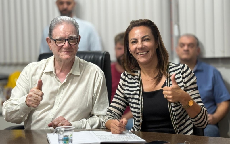 Administração Municipal realiza cerimônia de transmissão de cargo de prefeito municipal para a vice-prefeita