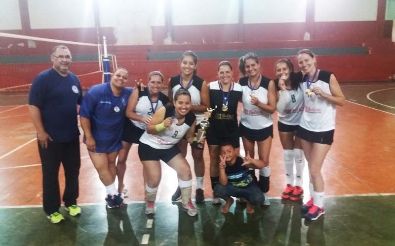 Cinco equipes participam da 1ª Copa Profª Mª José Machado de vôlei feminino