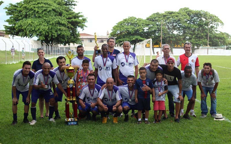 Transporte Luft é o vencedor do Campeonato Veterano de Futebol Suíço
