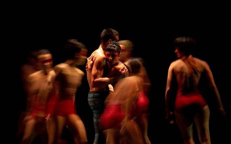 Cia de dança de Curitiba se apresenta em Ibiporã