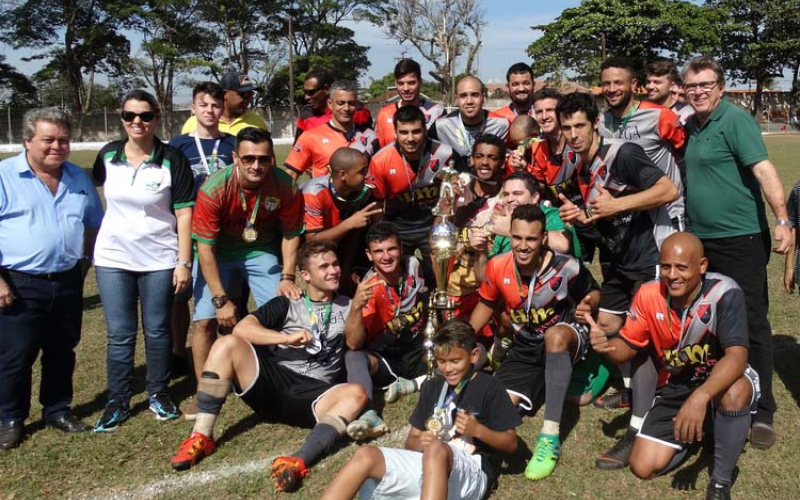 Campeonatos de futsal e futebol suíço agitam Ibiporã nesta segunda (15)