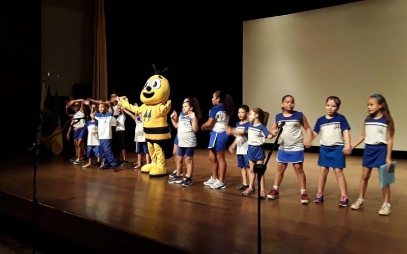 Alunos da Rede Municipal de Ensino apresentam projetos desenvolvidos no programa A União Faz a Vida