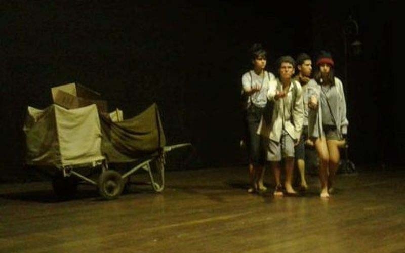 Espetáculo de alunos do 3º ano do Curso de Teatro