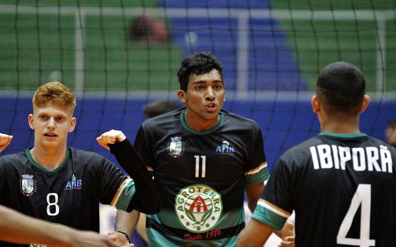 Vôlei Ibiporã inicia disputa do Campeonato Paranaense em Cascavel