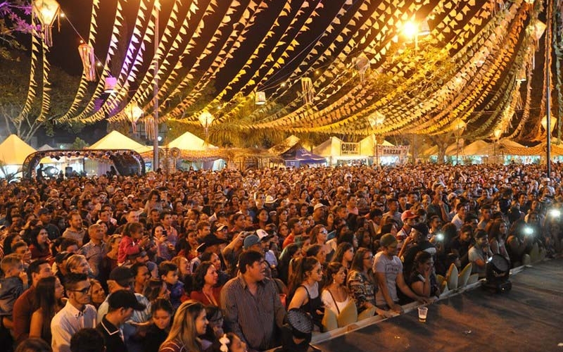 Palco da 43ª Festa Junina estará aberto para talentos da região nesta quinta (20)