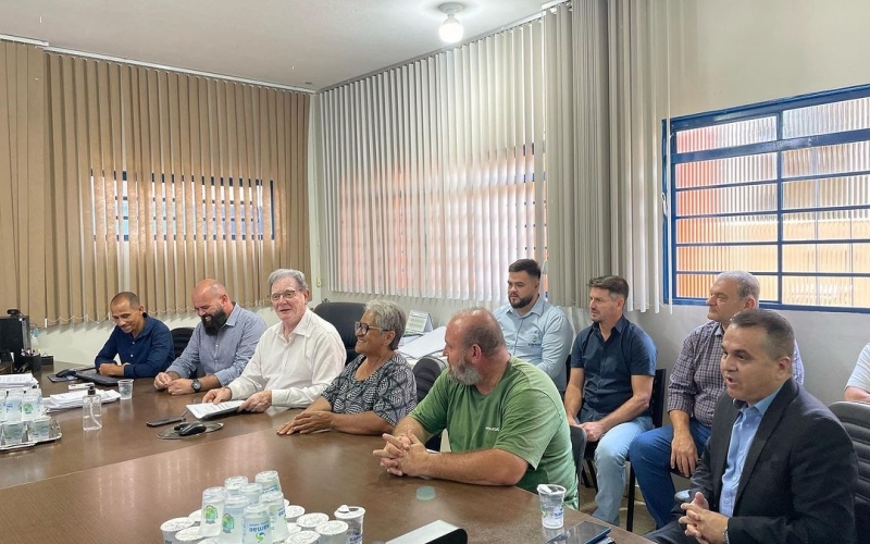  A Prefeitura de Ibiporã firma compromissos cruciais para o desenvolvimento local com assinatura de três ordens de serviço