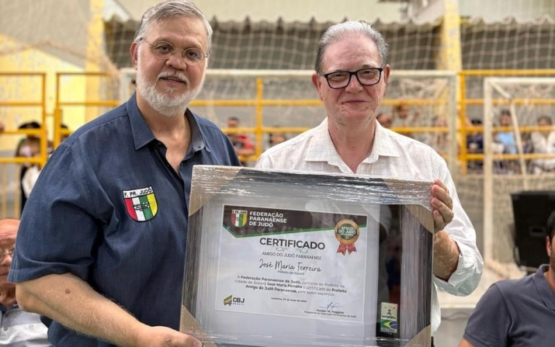 Prefeito de Ibiporã recebe Certificado de Amigo do Judô durante torneio regional com mais de 700 atletas