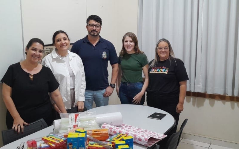 Prefeitura de Ibiporã entrega kits escolares para melhorar atendimento a estudantes com necessidades especiais